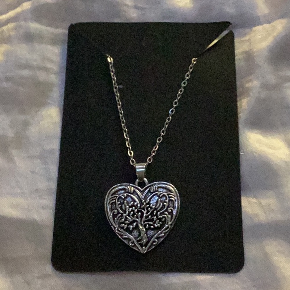 🌹New Vibrant Tree of Life Pendant Necklace Fun to Wear 🌹